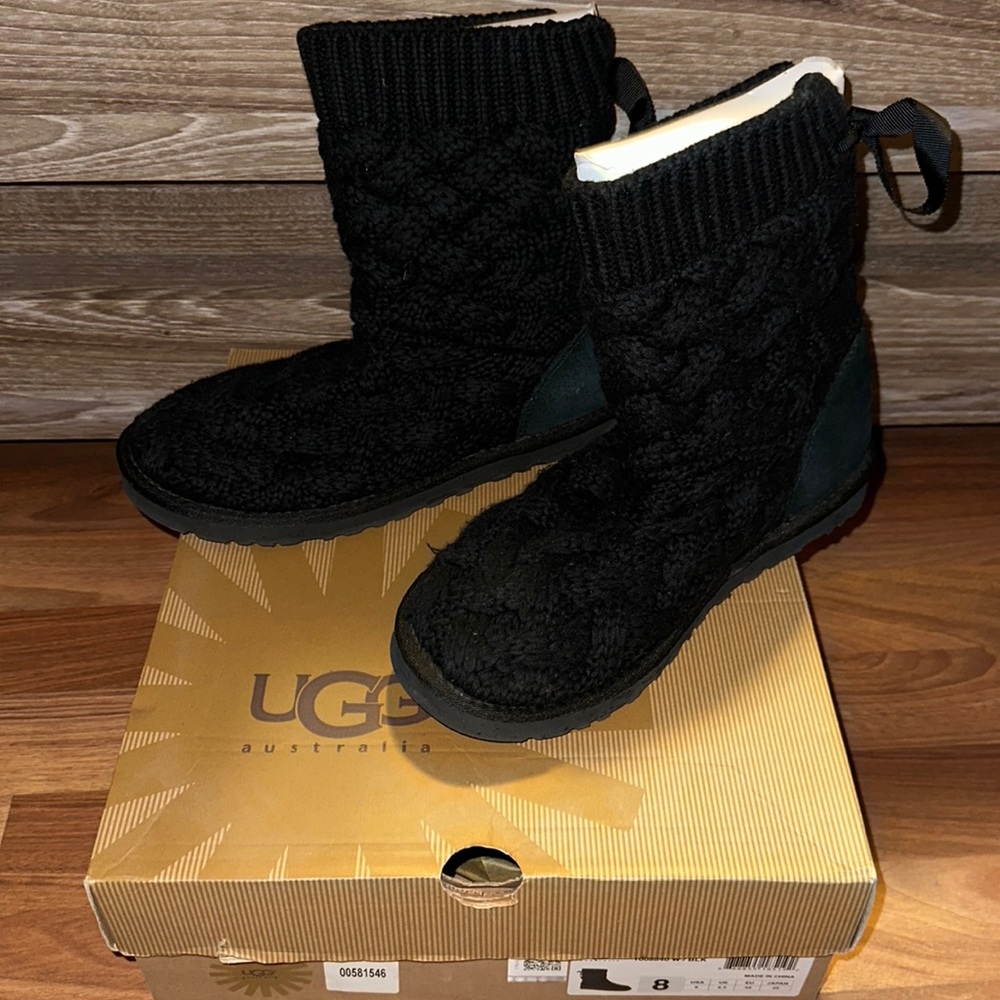 Women’s black Isla boots